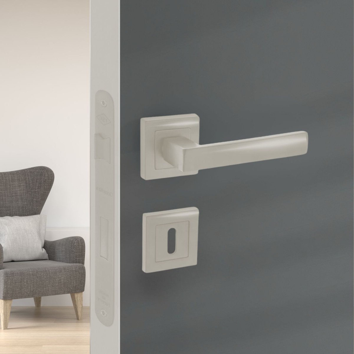 Lama Kare Rozetli Kapı Kolu Lama Kare Rozetli Kapı Kolu